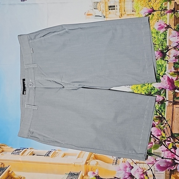 Travis Mathew Gray Golf Shorts Size 32 - Picture 1 of 5